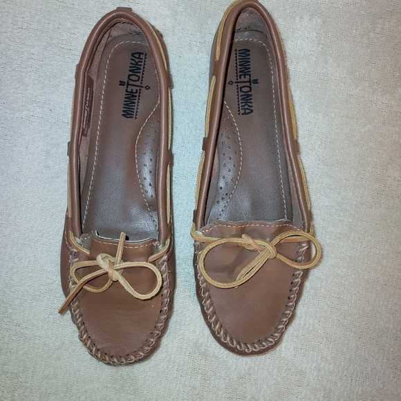 Minnetonka Brown Leather Moccasin Riding Shoes size 8.5 - Picture 2 of 7